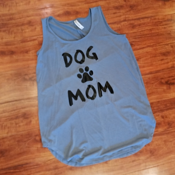 Zenana Outfitters Tops - Zenana Premium "Dog Mom" Tank Top, M